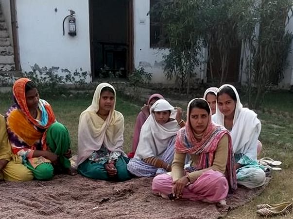 Support Asha & Women Of Rural Mewat To Become Financially Independent