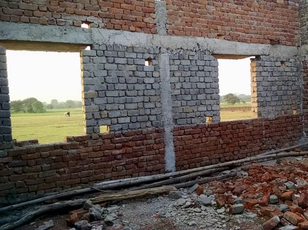 Fundraising for the Sondka low income community in Chattisgarh to help them rebuild a school. Please support with your contribution!