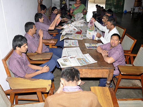 Support specially abled children of Navachetana Special School.