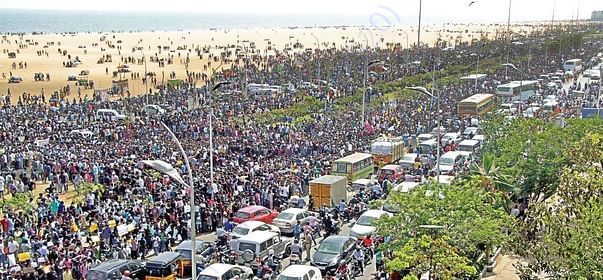 Lakhs of women, kids, men protesting day and night at Marina needsfood