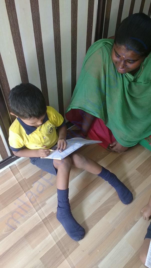 The children finds difficult to write. Kindly donate