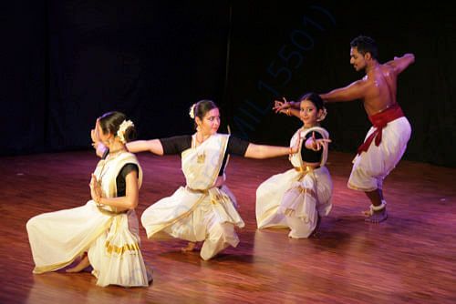 Vyuti's debut performance in March 2016 at Shoonya, Bangalore