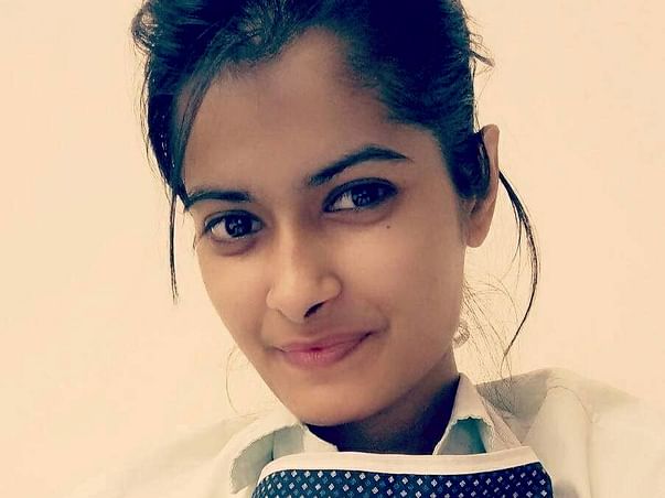 Support A Social Worker's Daughter To Complete Her medical Studies