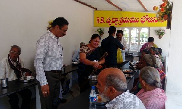 Sri&smt Uma maheswarao DSP Nandigama had conducted a charity programme