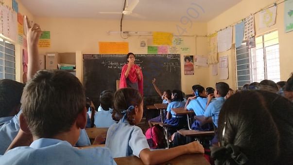 Nithasha Miss teaching science to students of 6A