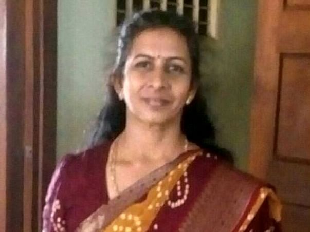 Help a widow for knee cap replacement revision
