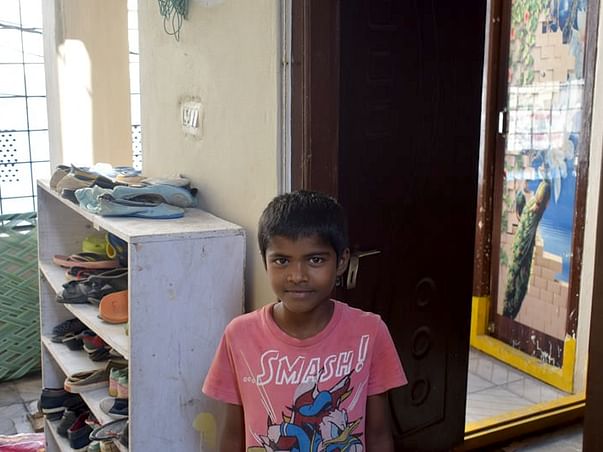 Help these children to get sanitation facilities and a proper floor !