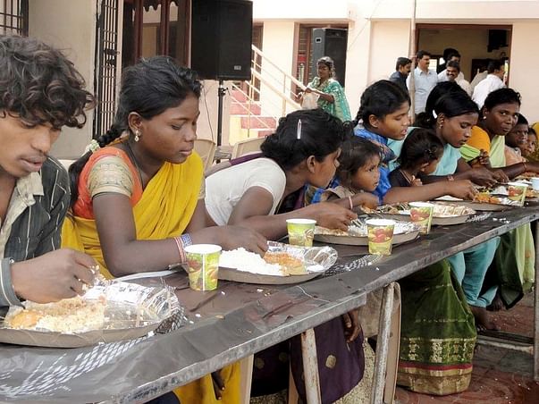 Project Zaroorat - Help Provide A Meal For The Ones In Need