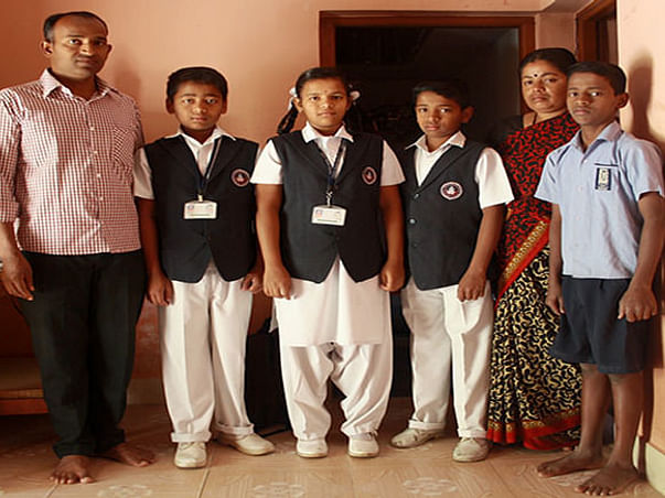 Help Manjulamma to support her 4 children's eduction