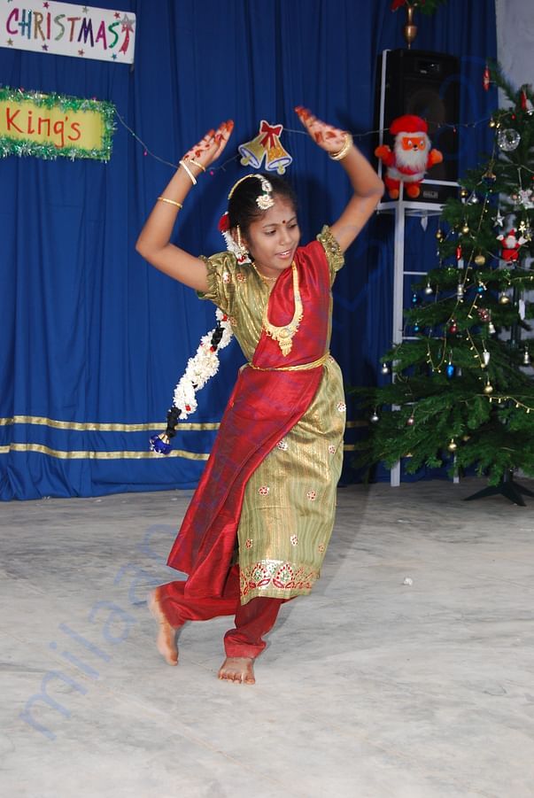 Dance and festivities for Christmas and culturals
