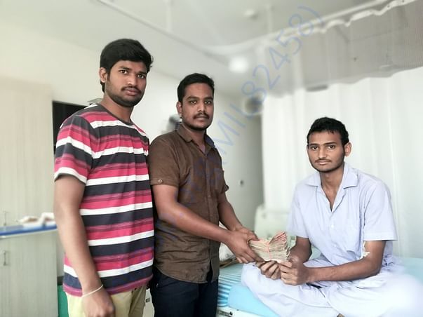 SRIT ananthapur students donating funds to saran