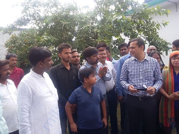 DM Lucknow dialogue with Village Pradhan(head) and others