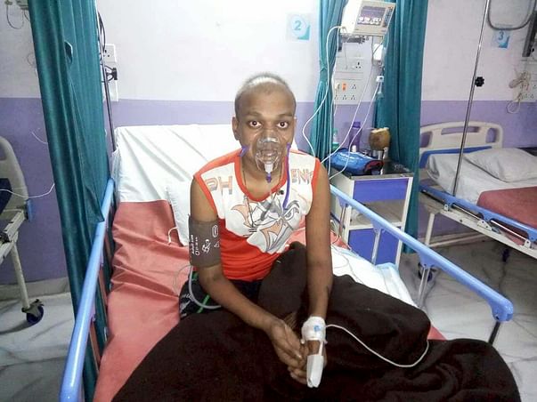 18 year old boy needs very urgent money for treatment of lung cancer