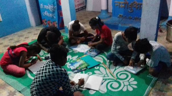 English Classes Going on in Gandhi Nagar Bhopal.