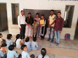 Komal Hath Kalam Ke Sath