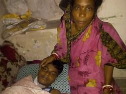 Save the only son of a temporary worker with a kidney transplant