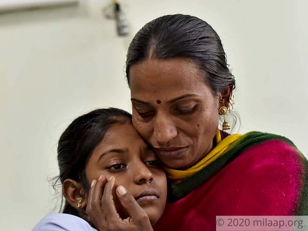 Man Making Rs. 200/day Needs Rs. 20 Lakhs To Save Daughter