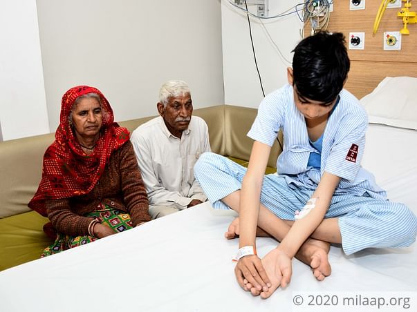 This Teenager Is Fighting Cancer Away From His Parents
