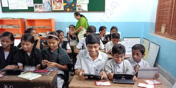 Students with Tablab