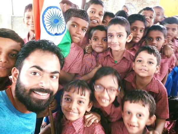 Ashish Sharma- spreading awareness on child begging- visits Ek Prayaas