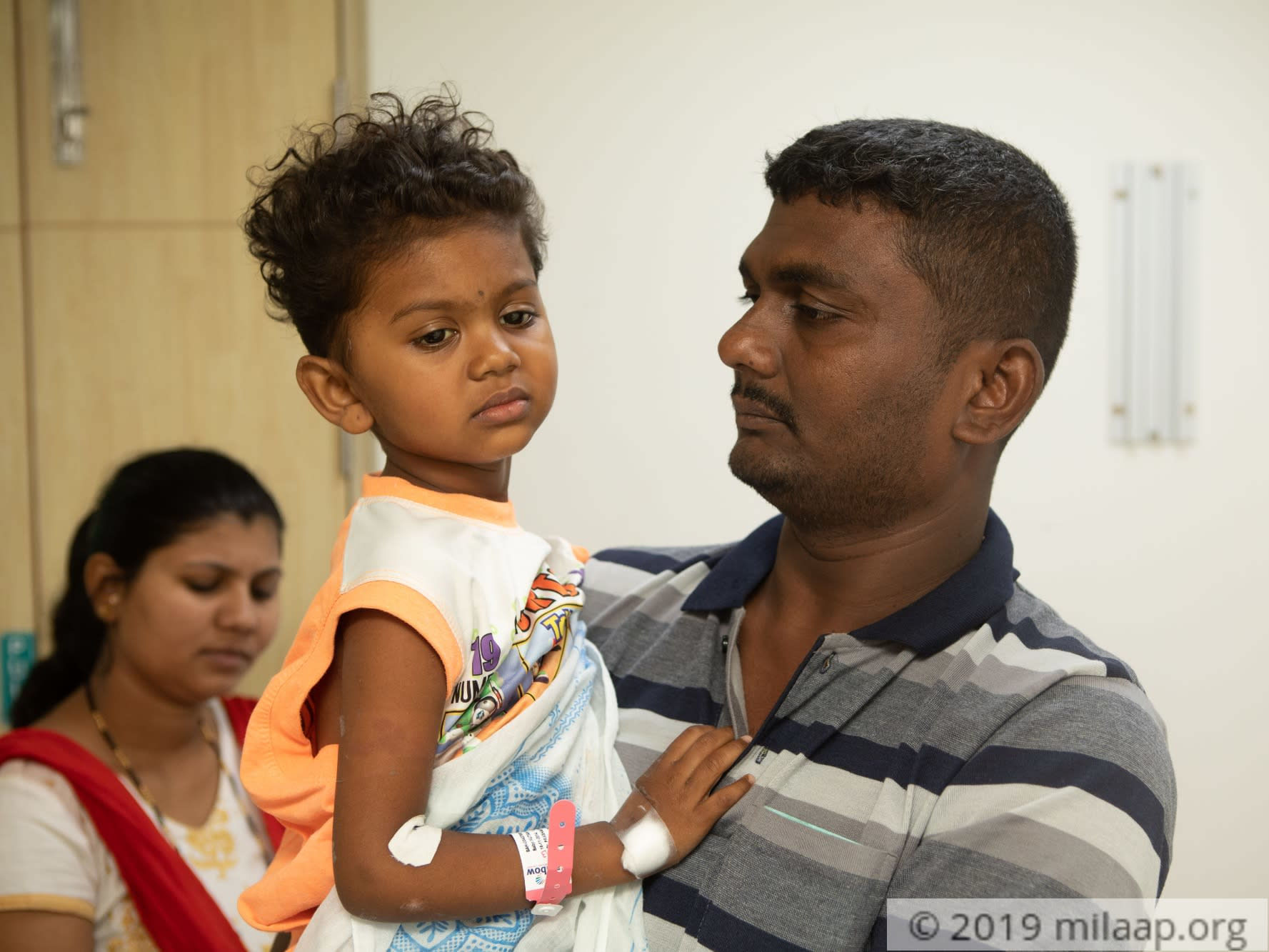 This Policeman Needs Your Help To Save His Daughter And Take Her Back Home Milaap However, she could not get the similar thing was reprised by her sister's daughter kajol when she got married to ajay devgn; this policeman needs your help to save