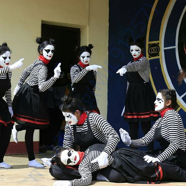 Our mime team last year https://www.youtube.com/watch?v=ttil9pqLKDw&fe