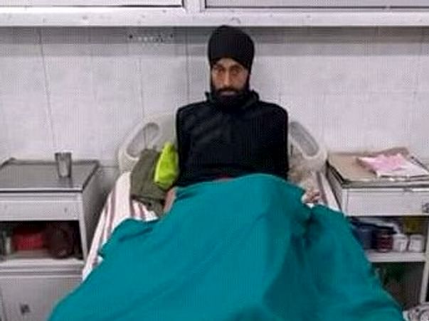 Help sole bread earner for fighting bilateral onfh surgery