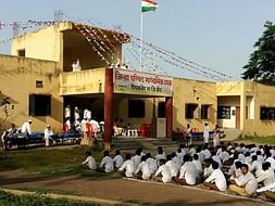 चला बनवूया बोलक्या भिंतींची भन्नाट शाळा