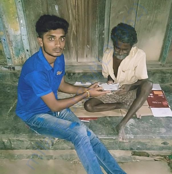 Daily Food distribution by our volunteer among shelterless people.