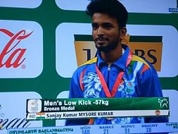 Help indian boxer carry indian flag in russia