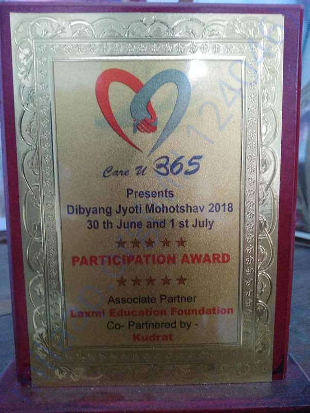 The memento presented to the students for participating in cultural pr
