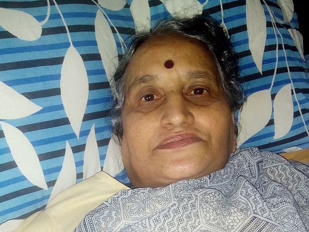 Help My Mother Sunanda Undergo Knee Replacement Surgery