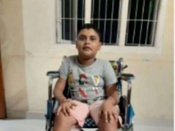Help MASTER Naithik To Fight DMD