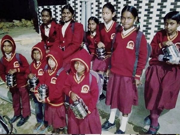 Support the Kalakar Colony children to continue their studies