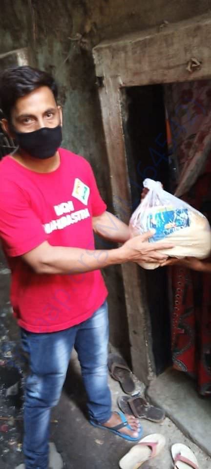 80 families in Govandi recieved Ration packets today i.e. 30-Mar-2020.