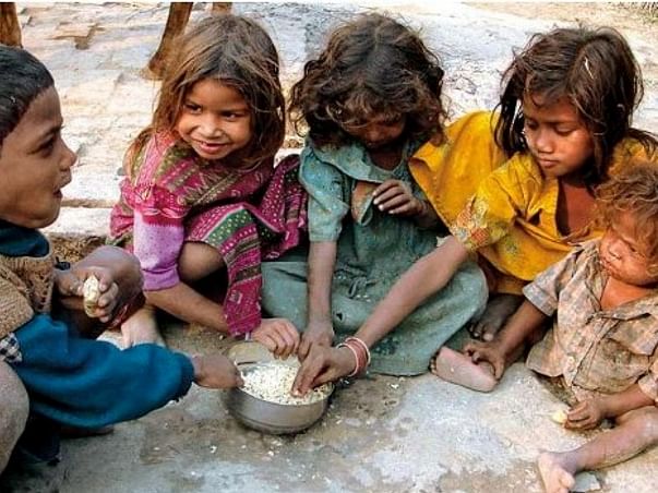 Those who are unable to feed their family in Corona
#IndiaFightsCorona
