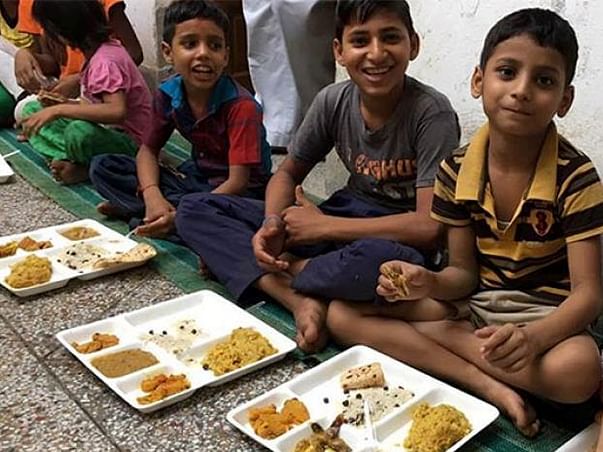 Help The Daily Wage Workers To Fight The Hunger