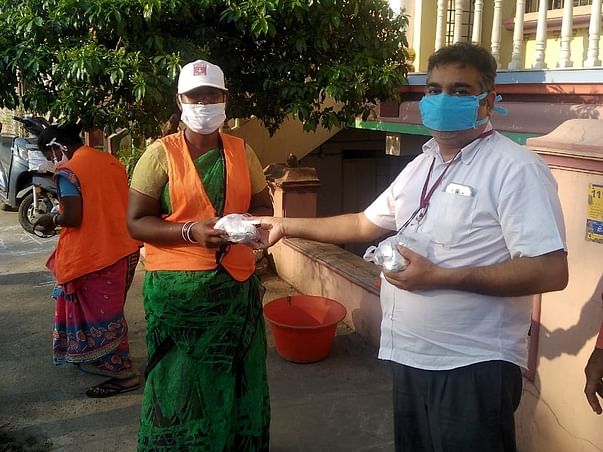 Help Distribute Food Packets To Poor People During COVID-19 Lockdown