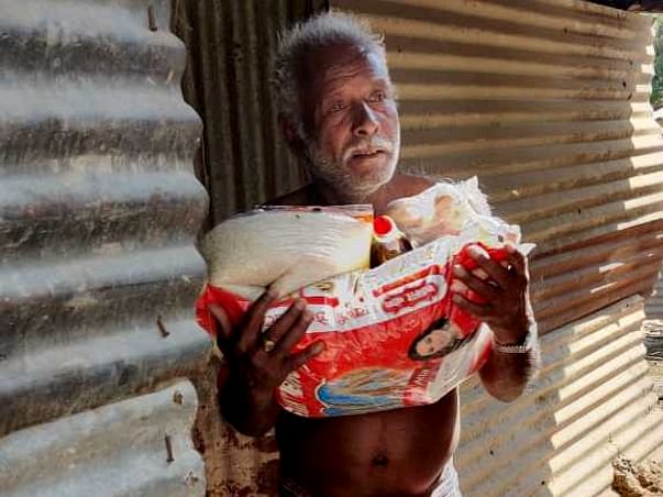22 Years Old Chandni Adopts 3000 Daily Wager Families In Noida