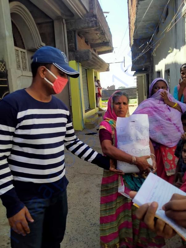 Donating food Packets