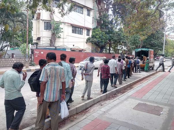 Food distribution to daily wagers homeless in Covid Situation