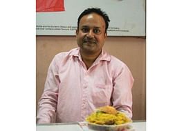 Support Mithlesh Jha - JMC's famous bhel puri bhaiya