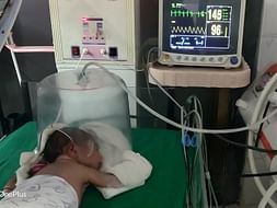 Help my 2 days daughter fight breathing and lungs issue