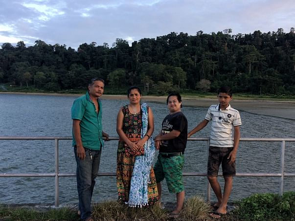 Support Saw John Aung Thong, home-stay owner affected by the lockdown.