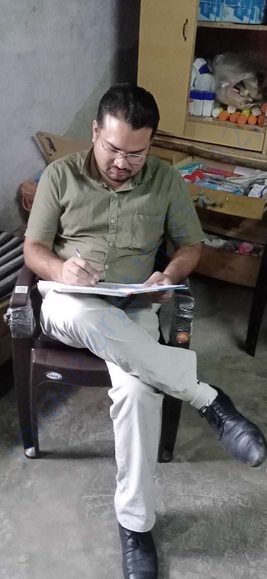 Dr.Girijesh Upmanyu-Our vet consultant,surgeon