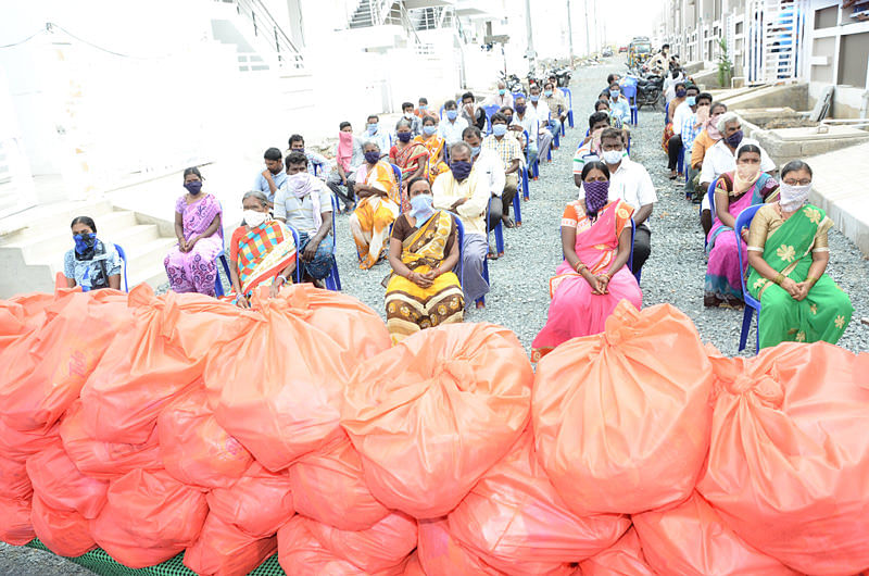 groceries kits distribution to migrant labourers in andhrapradesh