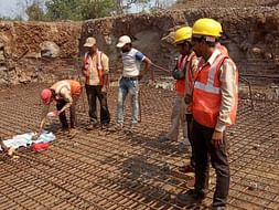 Help Raise Fund For Poor Labour Man : A Begining Labour Contractor