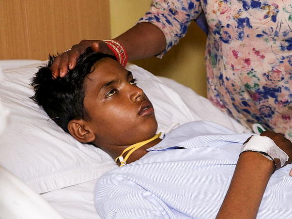 Cancer Has Left This Teenager Bed-Ridden, And Is Killing Him Slowly