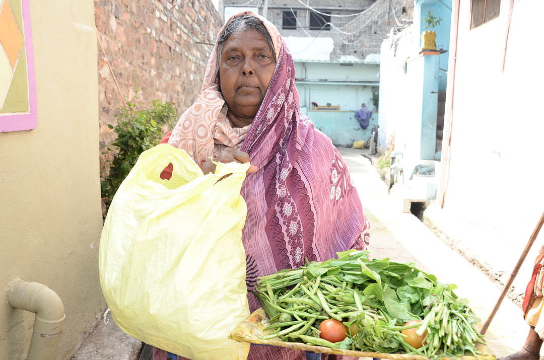 sponsoring elderly person with food groceries donationindia