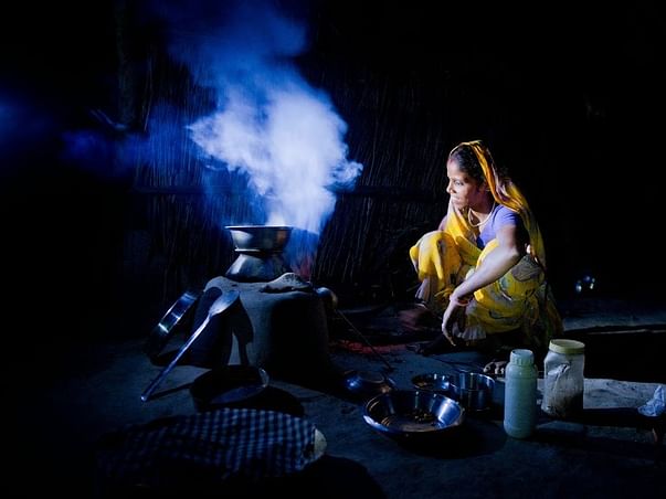 Bring solar lighting to unelectrified communities in India